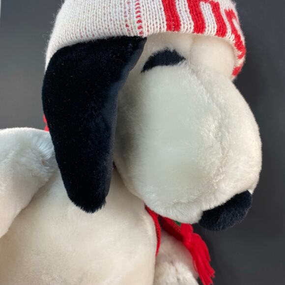 SNOOPY Vintage 1968 Macys Christmas Snoopy Plush - Picture 9 of 11